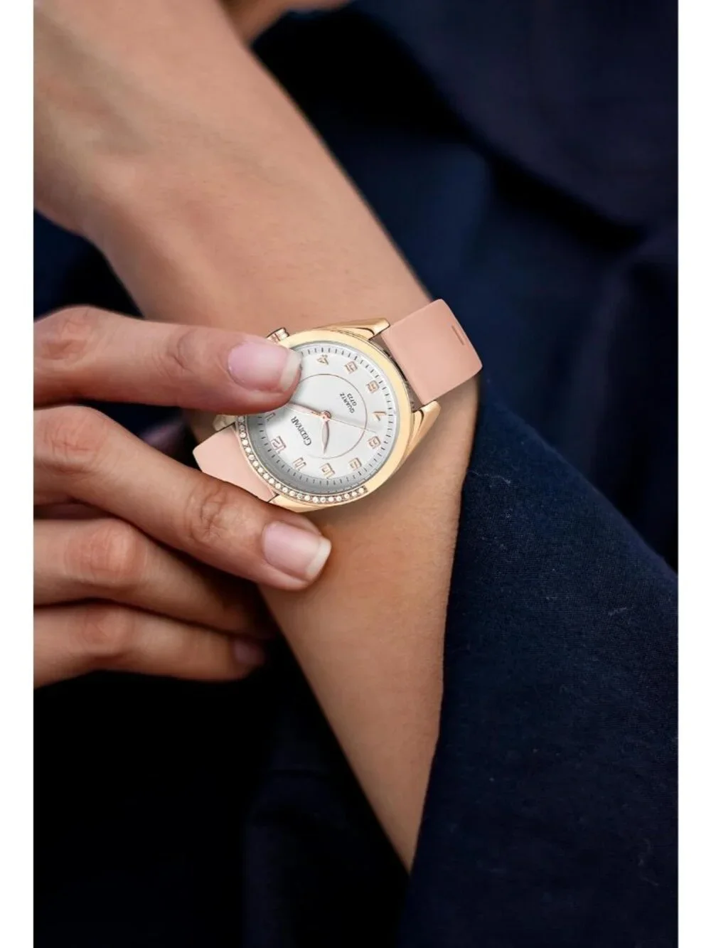 Women's Pink Silicone Strap Waterproof Analog Quartz Easy Read Dial Wrist Watch